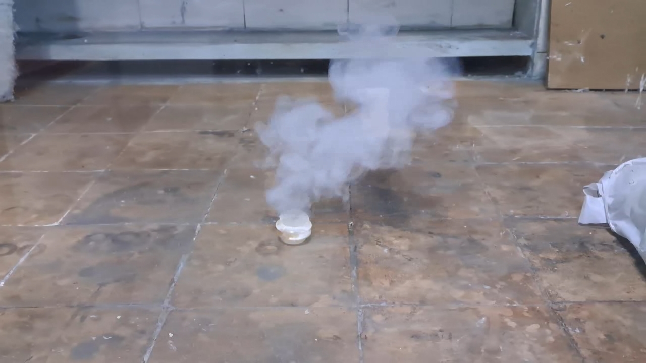 HMTD (Hexamethylene Triperoxide Diamine) and Concentrated Sulfuric Acid: Does an Explosive Reaction Occur?
