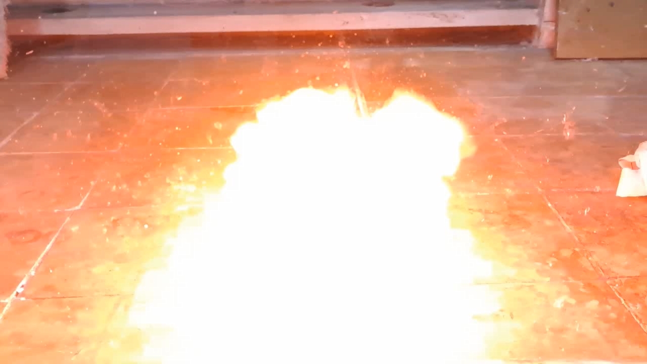 HMTD (Hexamethylene Triperoxide Diamine) and Concentrated Sulfuric Acid: Does an Explosive Reaction Occur?