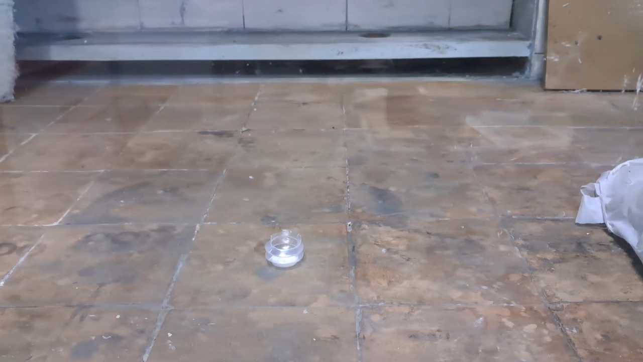 HMTD (Hexamethylene Triperoxide Diamine) and Concentrated Sulfuric Acid: Does an Explosive Reaction Occur?