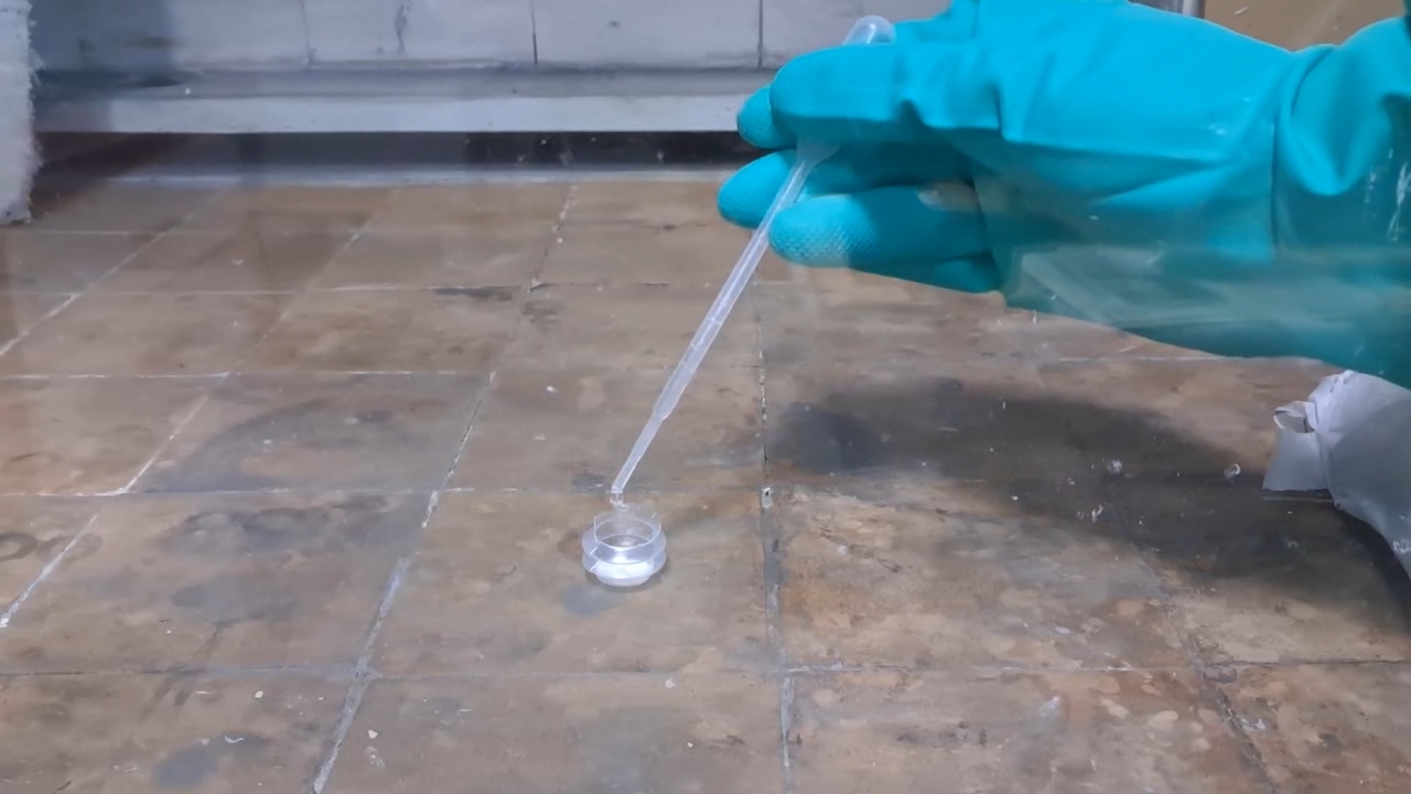HMTD (Hexamethylene Triperoxide Diamine) and Concentrated Sulfuric Acid: Does an Explosive Reaction Occur?