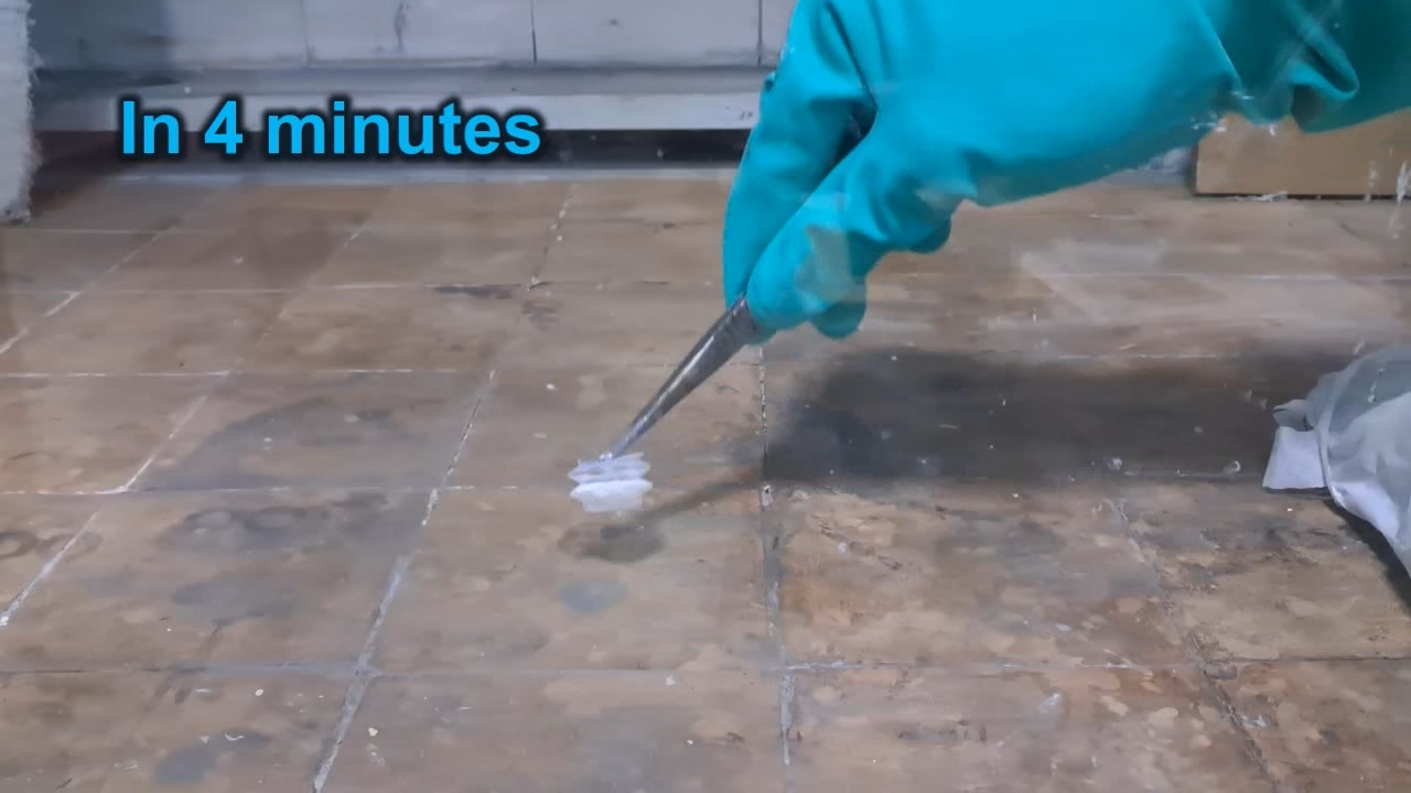 HMTD (Hexamethylene Triperoxide Diamine) and Concentrated Sulfuric Acid: Does an Explosive Reaction Occur?