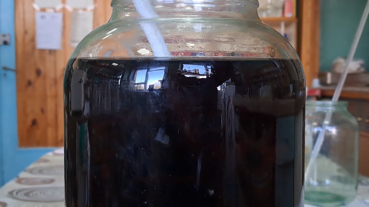 Would You Like More Tea? Black Tea and Iron Chlorides