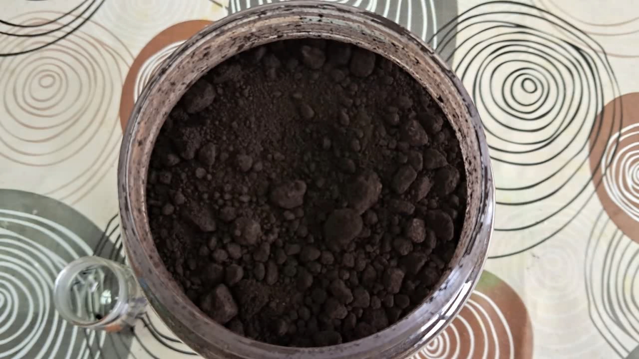 Iron Oxide Pigment and Hydrochloric Acid
