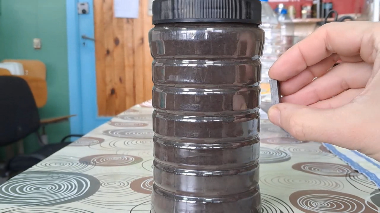 Iron Oxide Pigment and Hydrochloric Acid