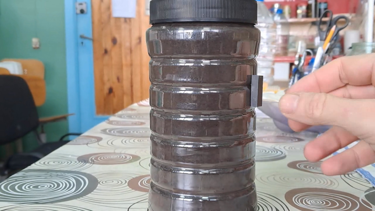 Iron Oxide Pigment and Hydrochloric Acid