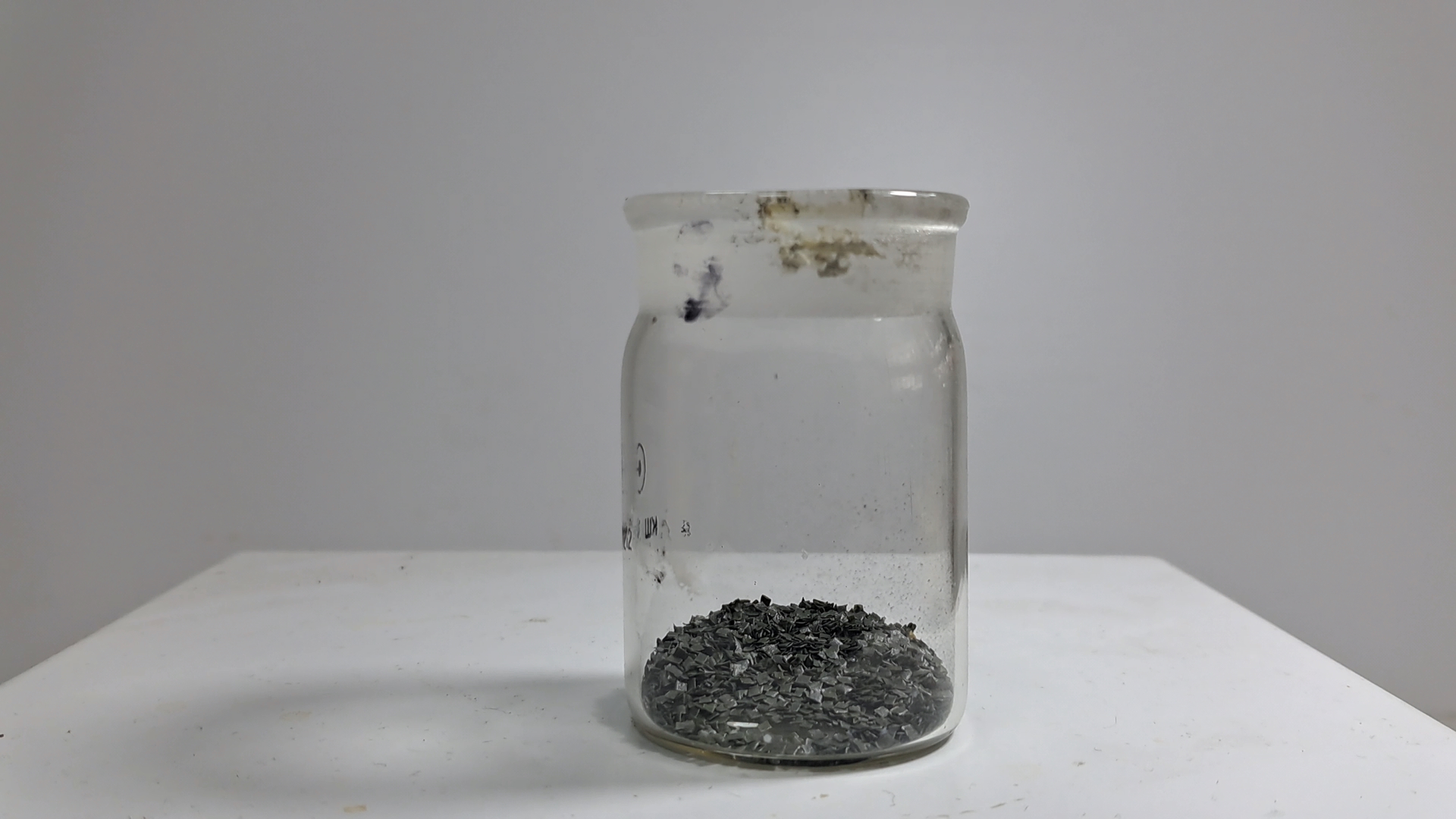 Nitrocellulose smokeless powder and methyl acetate