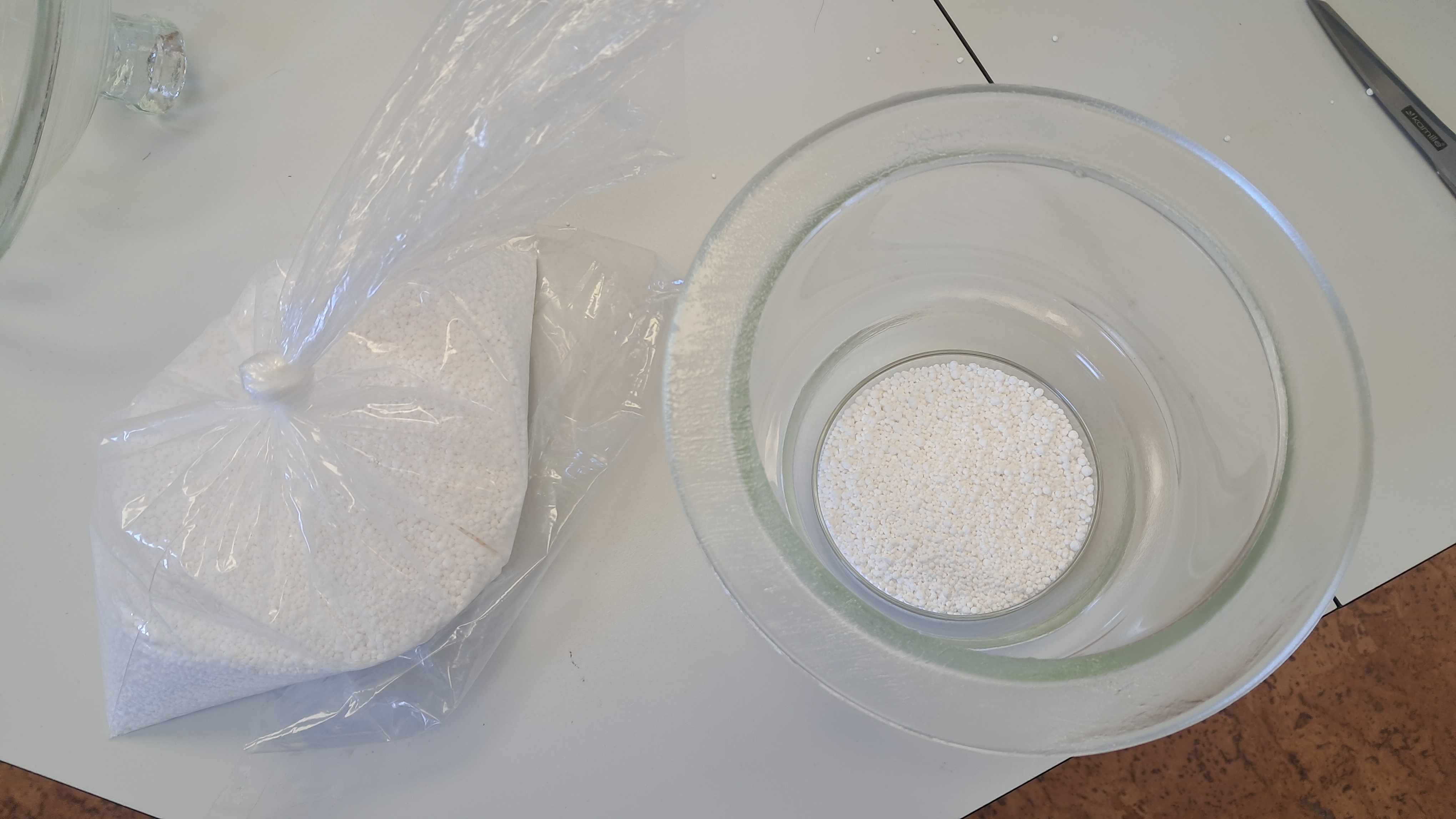 Anhydrous calcium chloride
