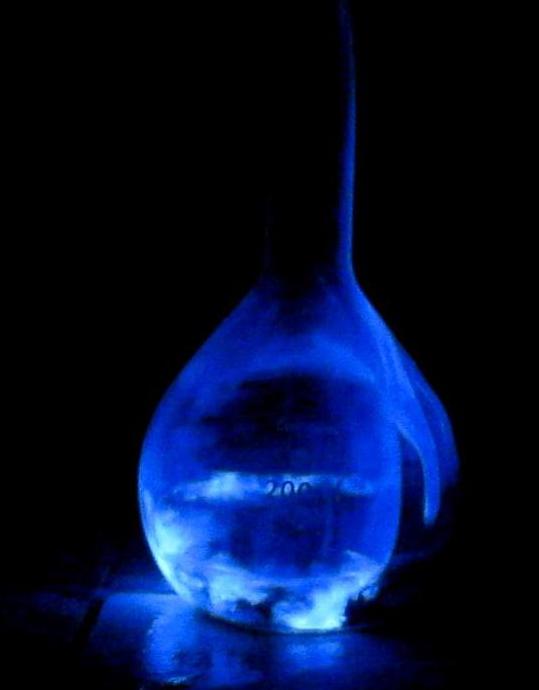   . Luminescence of Luminol (Luminol Oxidation by Hypochlorite)