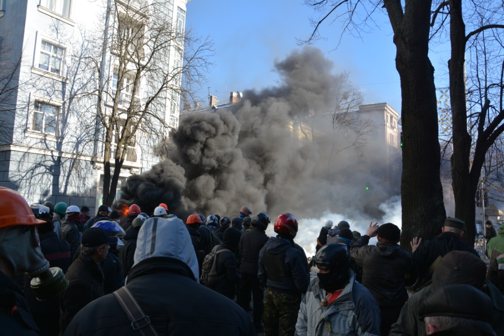 Столкновения на Институтской (18 февраля)