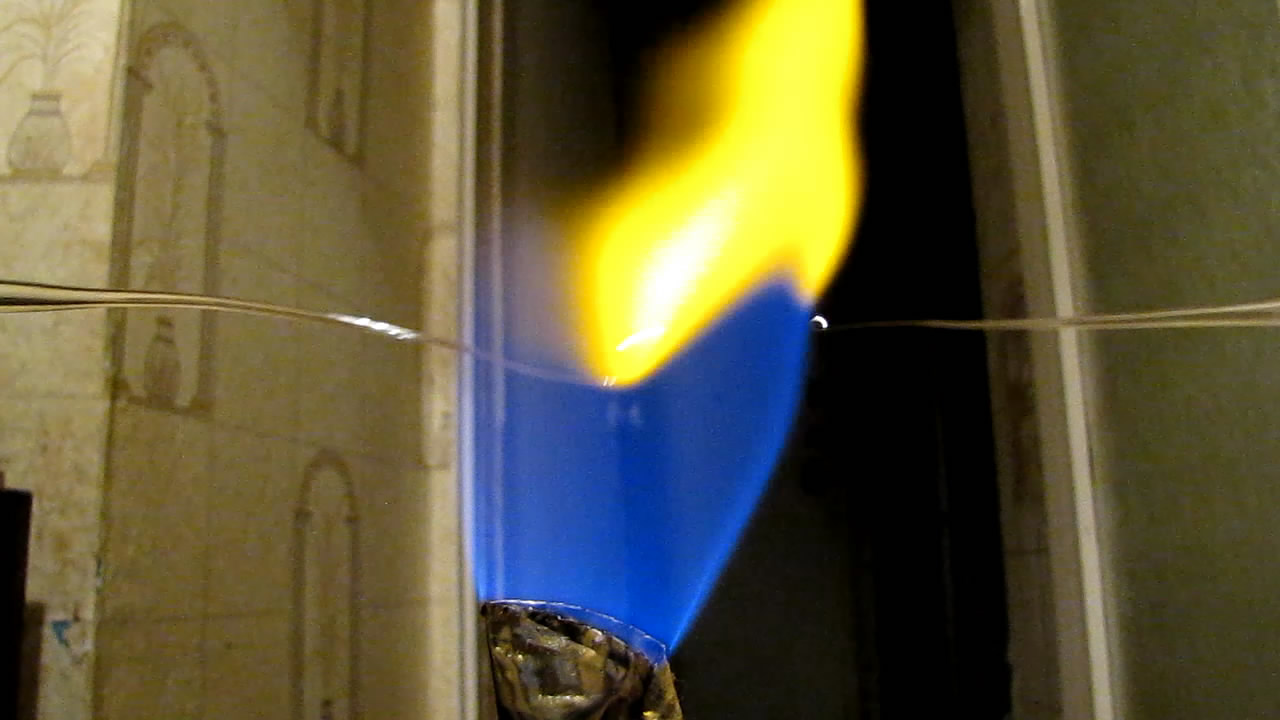 Вытягивание капилляра в пламени горелки Бунзена