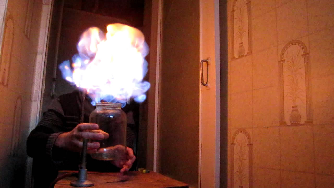 Горение метана (банка на 1.5 и 3 л). Burning of methane (in a glass jar)