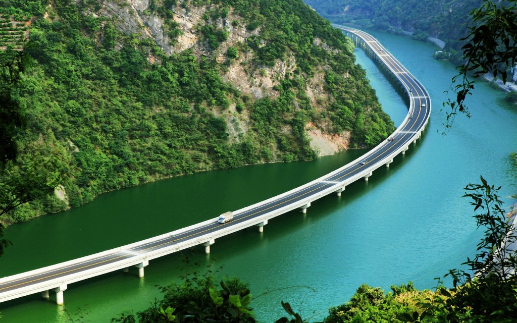    :  ,   ,    <br> Bridge was built along river in China