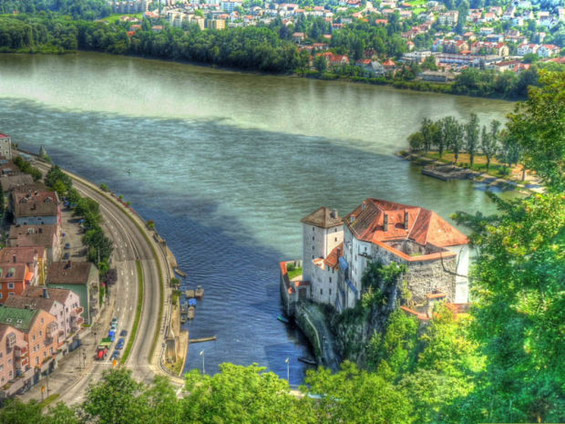   :  (Ilz),    (, ). Tripple confluence: Ilz, Danube, and Inn Rivers (Passau, Germany)