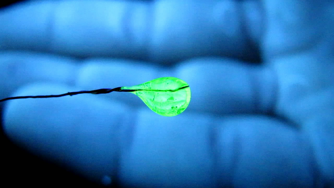 Перлы буры: уран (флуоресценция). Borax bead tests: uranium (fluorescence)