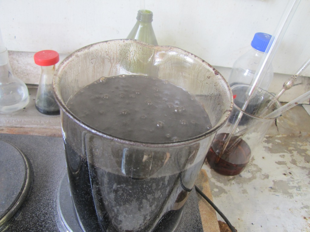    (    ). Palladium and poverty (metallization of plastic)