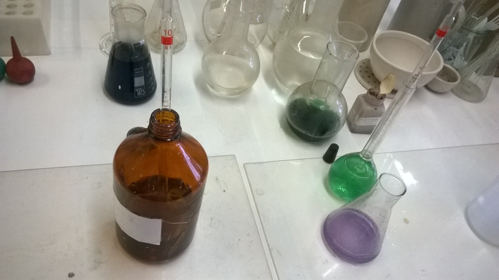  :   . Chemical photos: reagents and materials