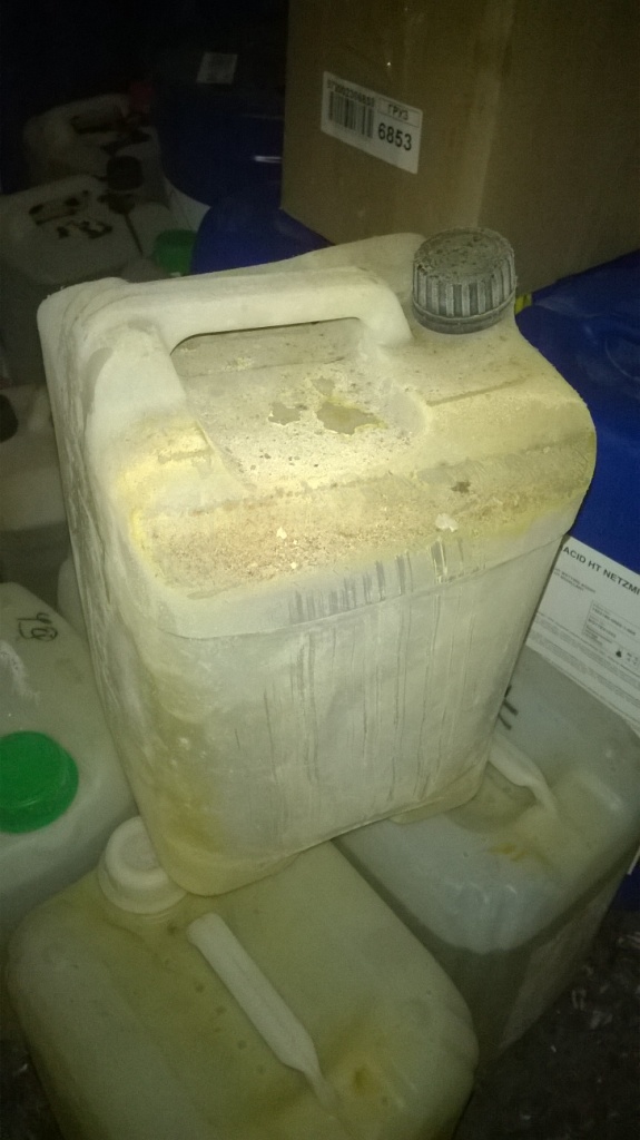  :   . Chemical photos: reagents and materials