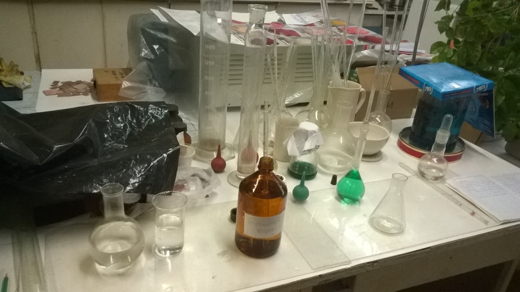  :   . Chemical photos: reagents and materials
