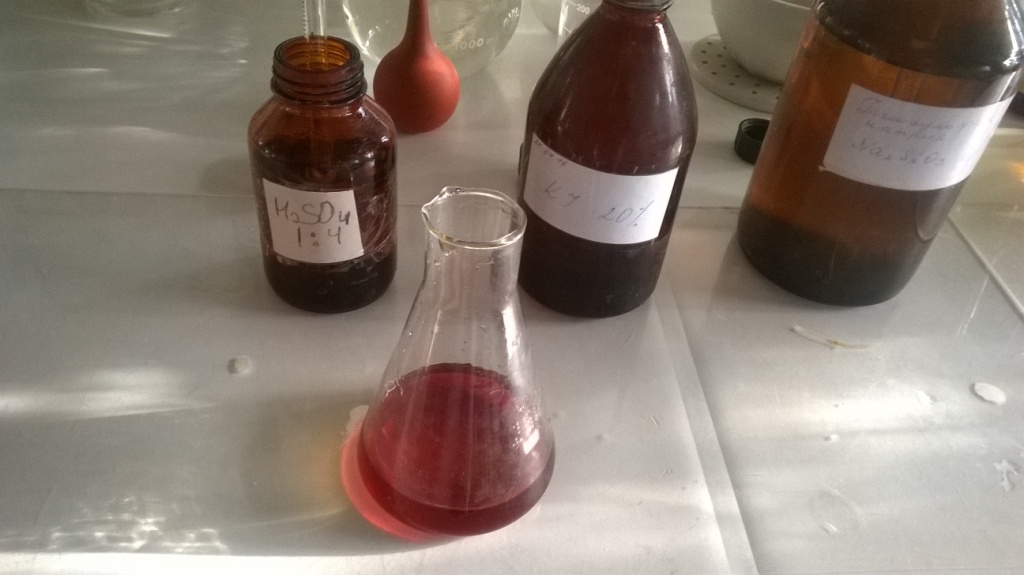  :   . Chemical photos: reagents and materials