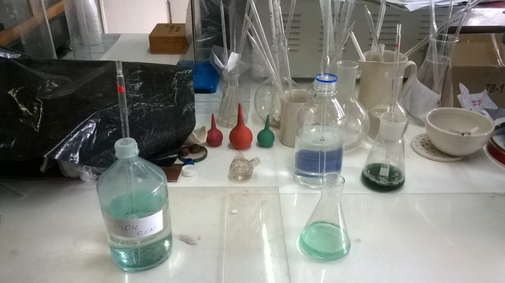  :   . Chemical photos: reagents and materials