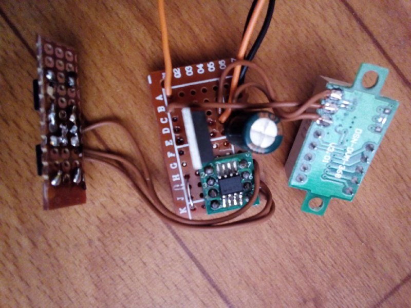     PIC12F675  -    1      / PIC12F675 microcontroller-based voltage regulator