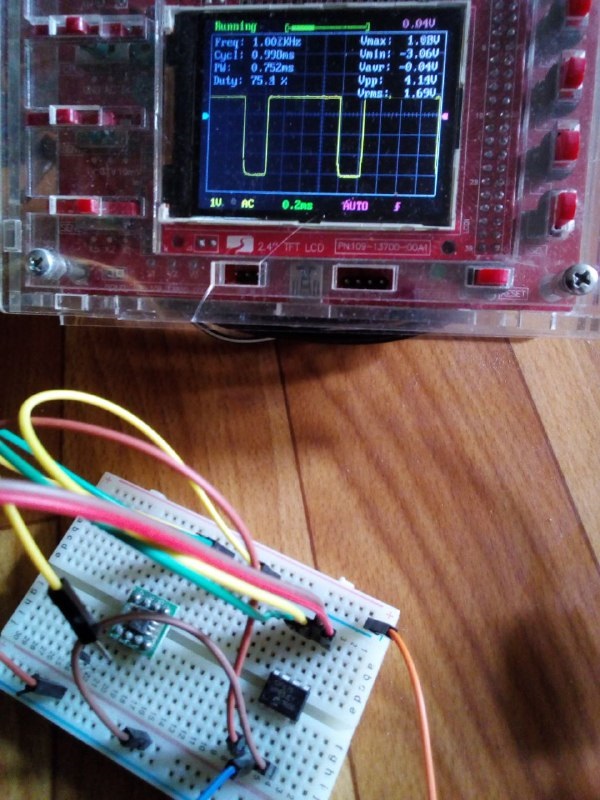     PIC12F675  -    1      / PIC12F675 microcontroller-based voltage regulator