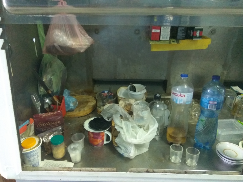     . Eating food in chemistry lab