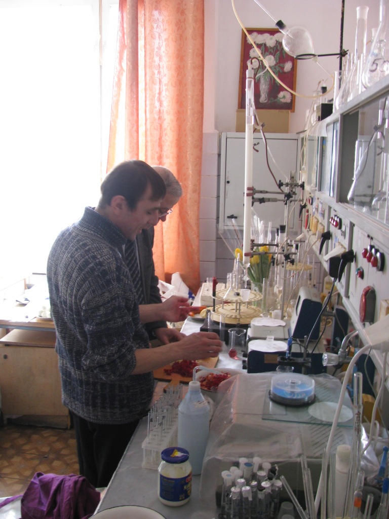     . Eating food in chemistry lab