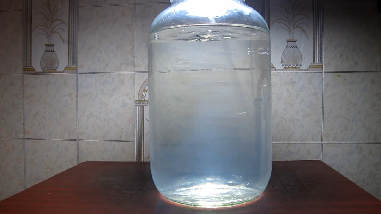 Potassium aluminate decomposition by adding of  tap water (aluminium hydroxide precipitation by dilution)