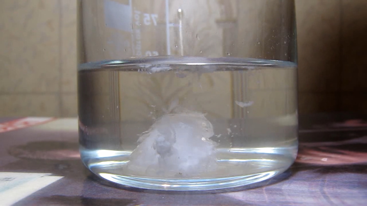 Reaction of calcium nitrate and concentrated sulfuric acid 