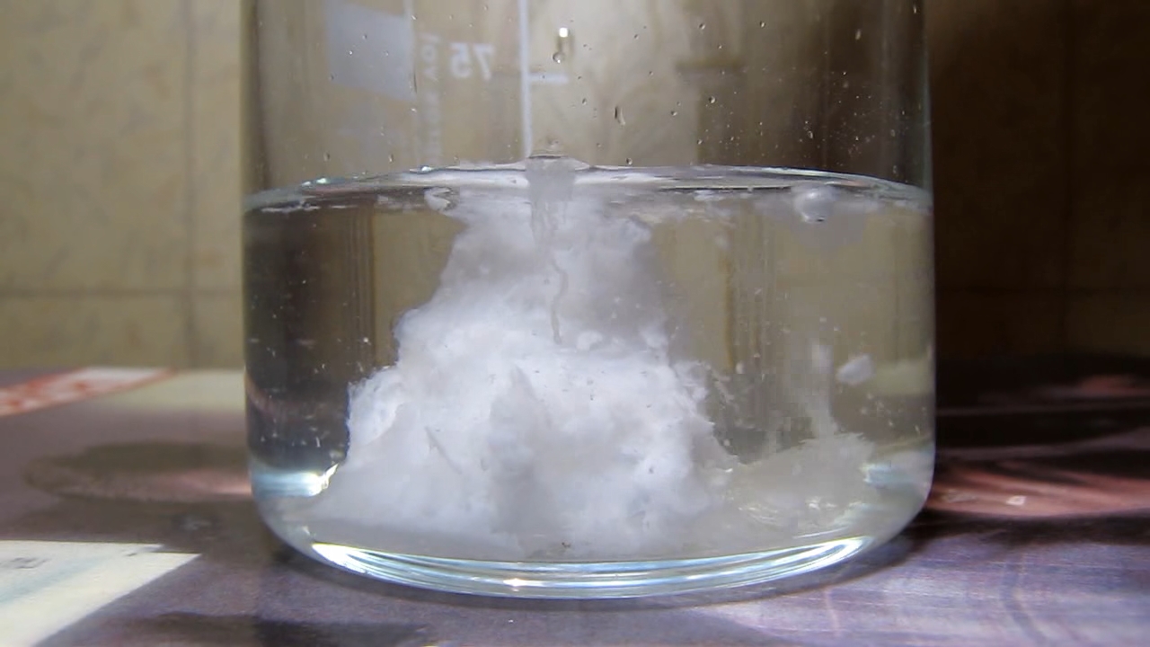 Reaction of calcium nitrate and concentrated sulfuric acid 