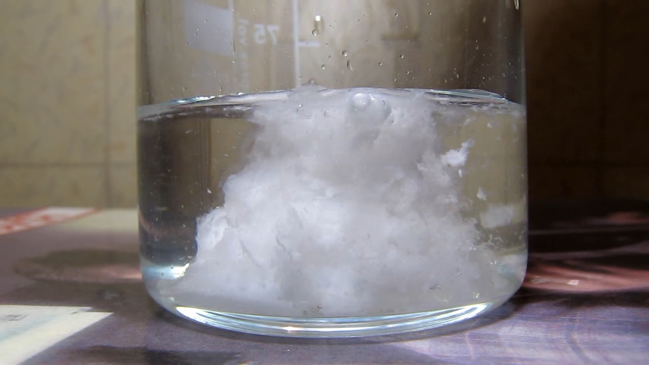 Reaction of calcium nitrate and concentrated sulfuric acid