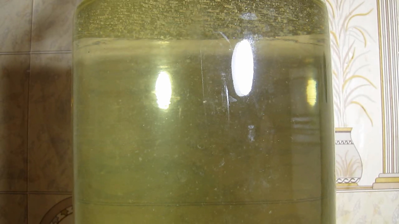 Black tea, tap water, aluminium sulfate and sodium bicarbonate (demonstration model of water treatment process)