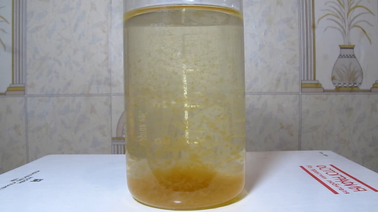 Lake water, potassium hydroxide and iron (III) chloride