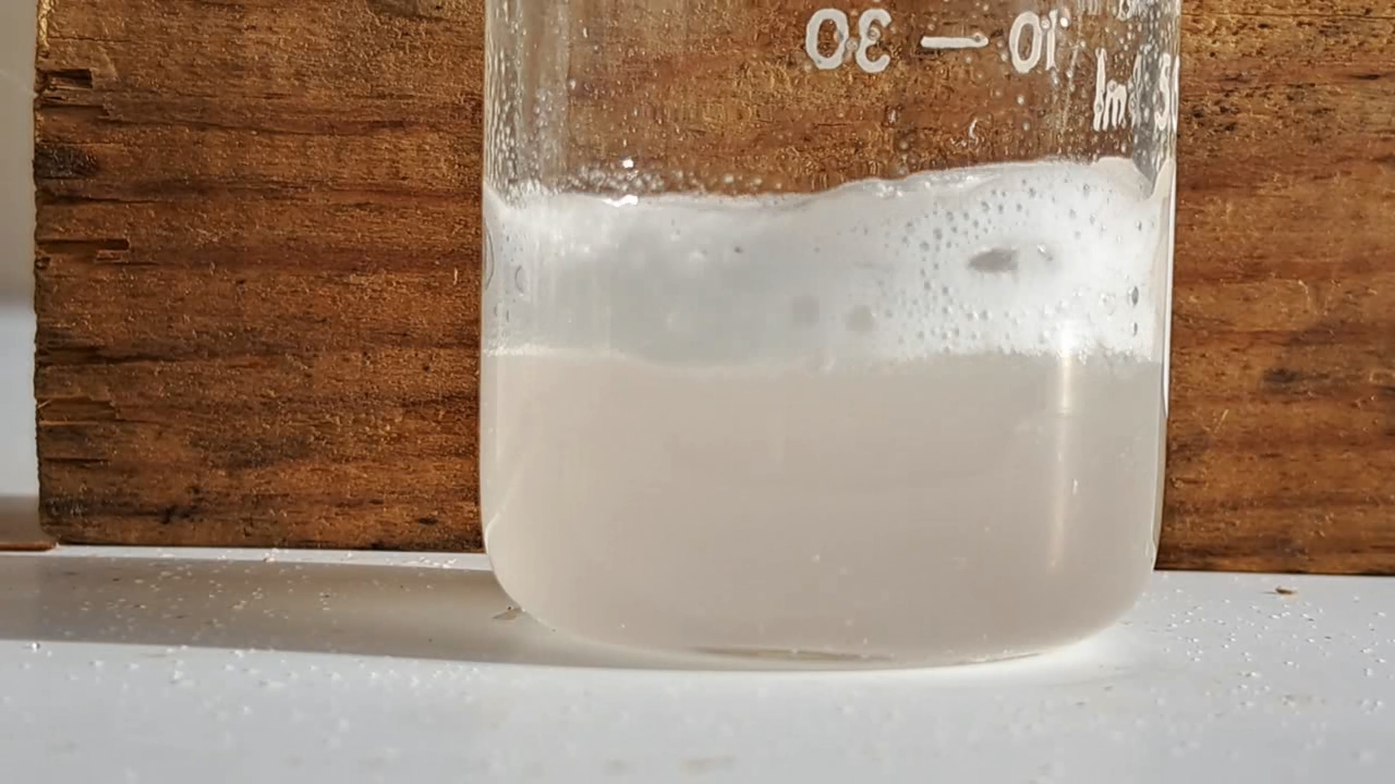 Reaction of 56% nitric acid with calcium carbonate