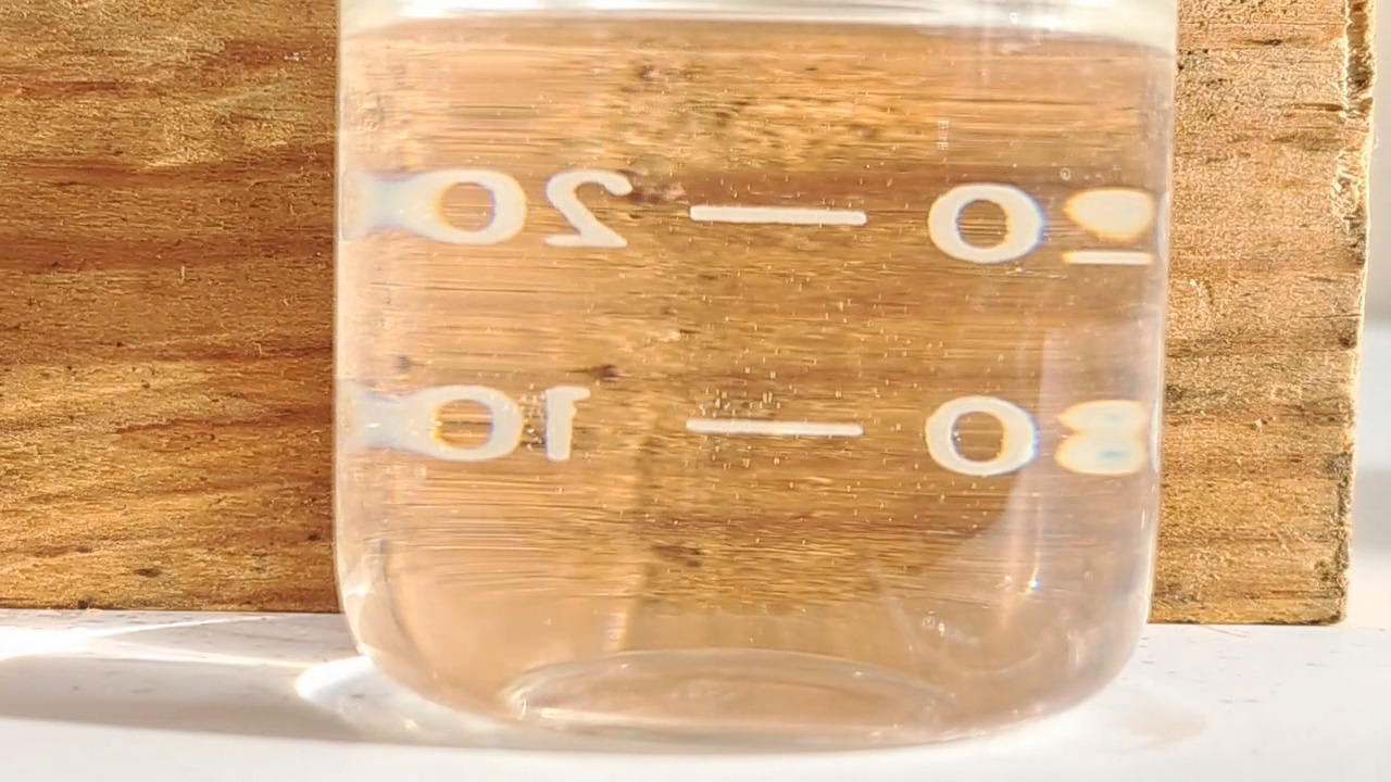 Reaction of 56% nitric acid with calcium carbonate