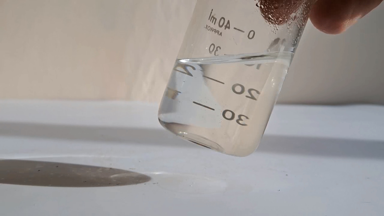 Reaction of 56% nitric acid with calcium carbonate