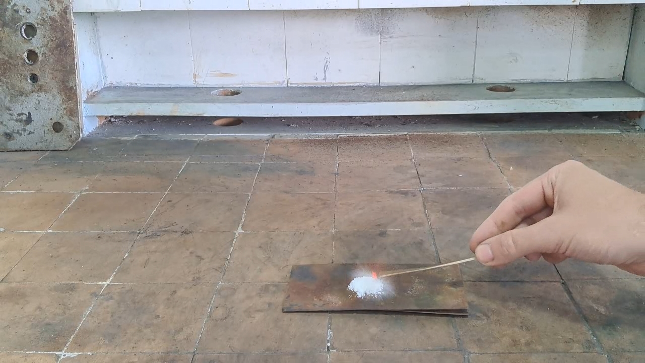 Flash of HMTD after 9 Months of Storage