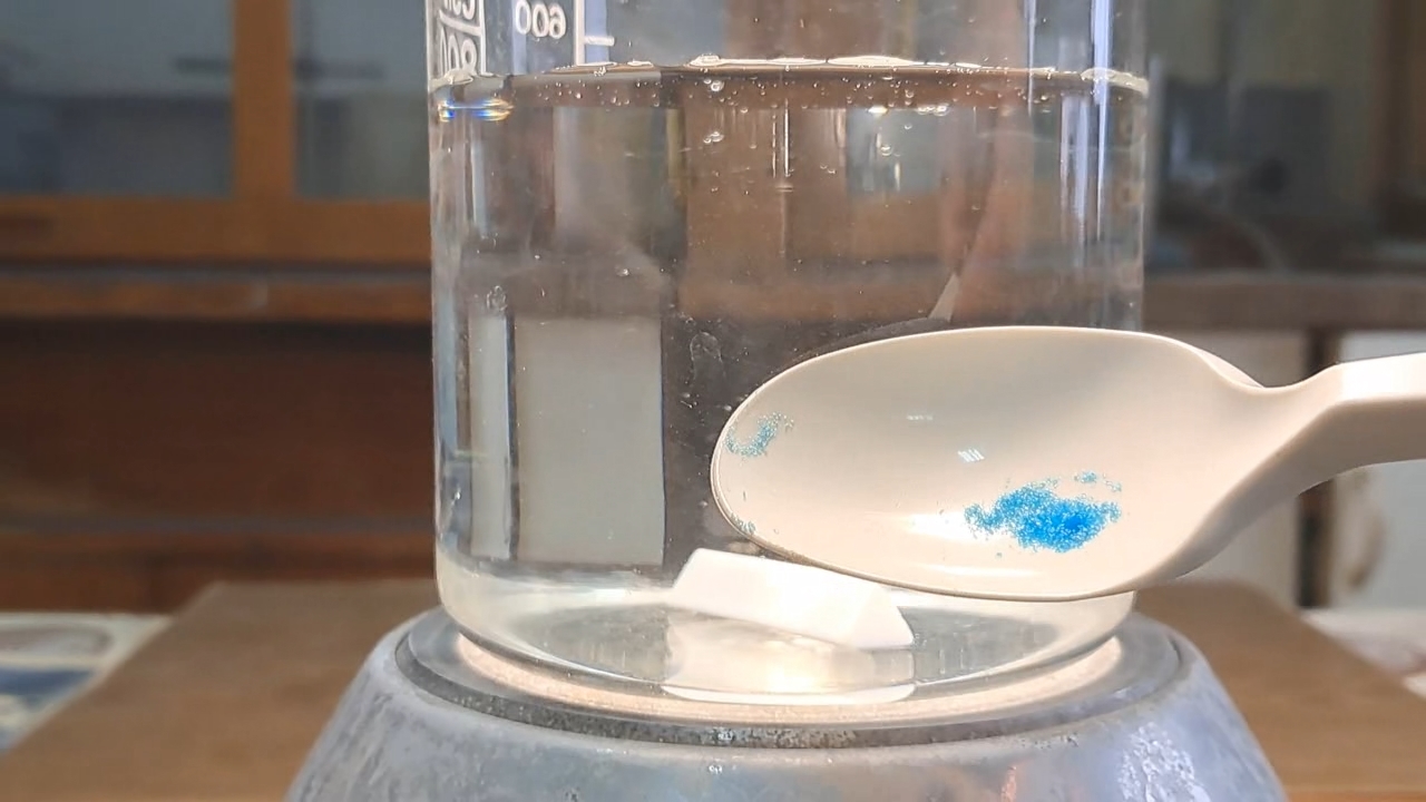 Reaction of Thiosulfate with Iron(III): Copper(II) as Catalyst