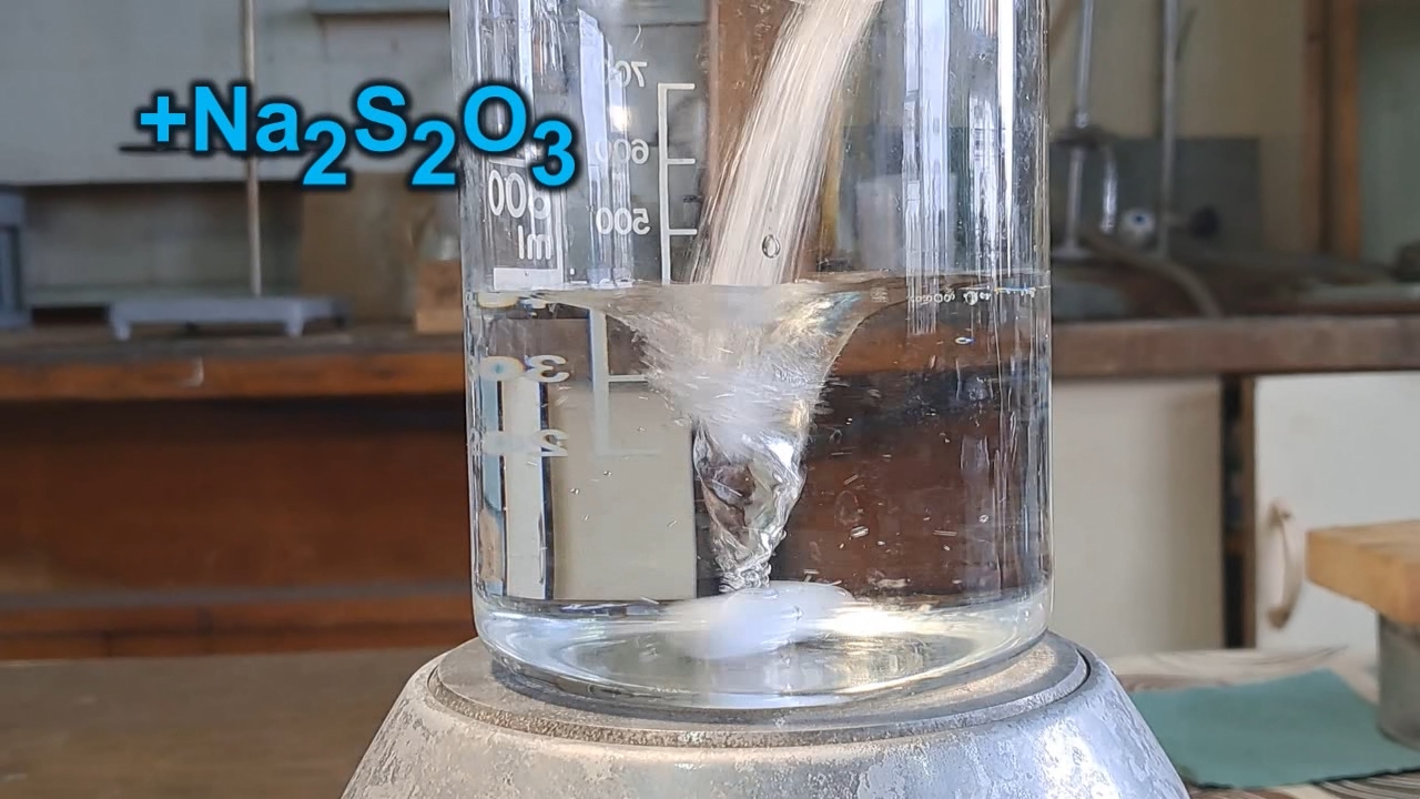 Reaction of Sodium Thiosulfate with Iron(III) Chloride