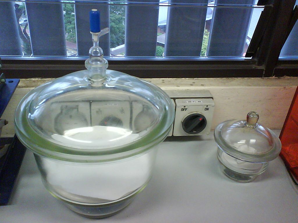 ''Bathing'' the Desiccator. What to Do if the Desiccator Lid Doesn't Open?
