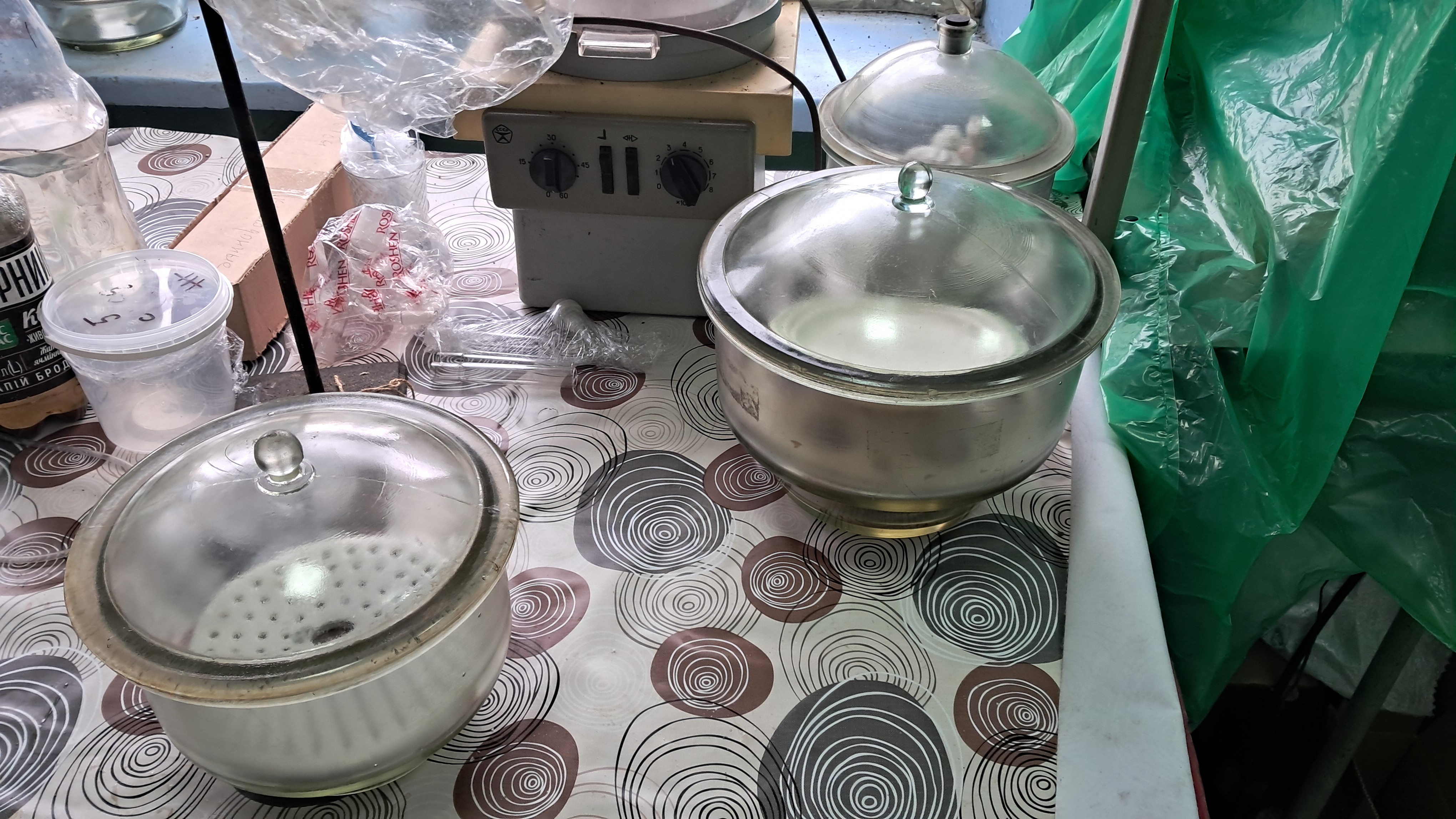 ''Bathing'' the Desiccator. What to Do if the Desiccator Lid Doesn't Open?