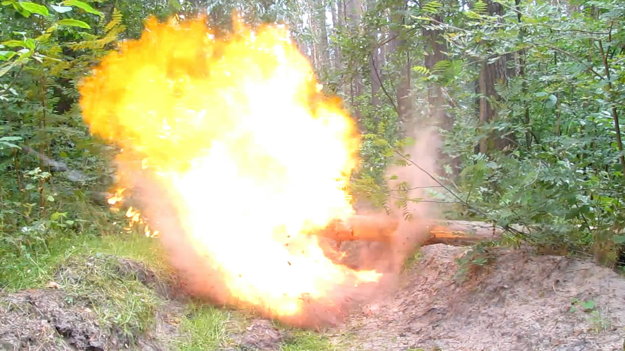 Взрыв баллончика с бутаном (90 мл)