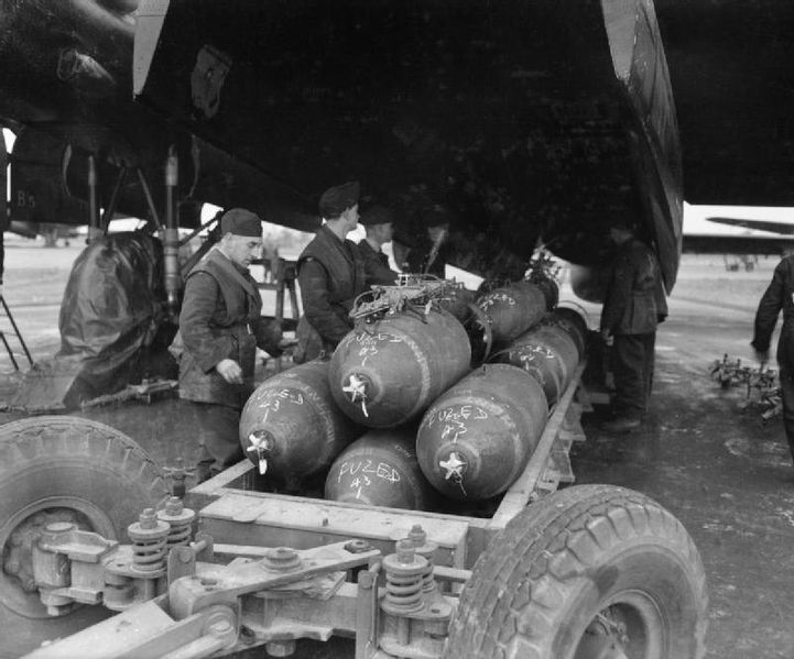    1000-     Avro Lancaster.     -