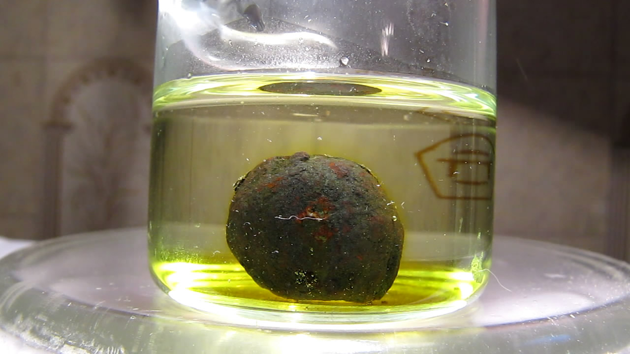    . Iron ore pellet and hydrochloric acid