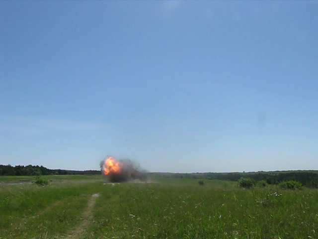     (  ). Detonation transfer through air gap