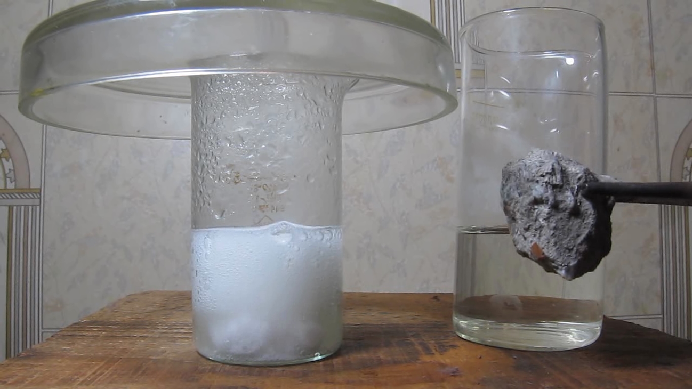 Мрамор, бетон и соляная кислота. Marble, concrete and hydrochloric acid