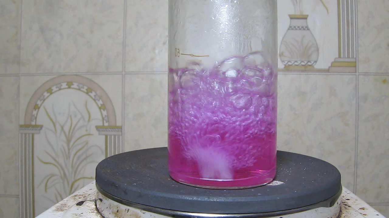 Разложение гидрокарбоната натрия. Decomposition of sodium bicarbonate
