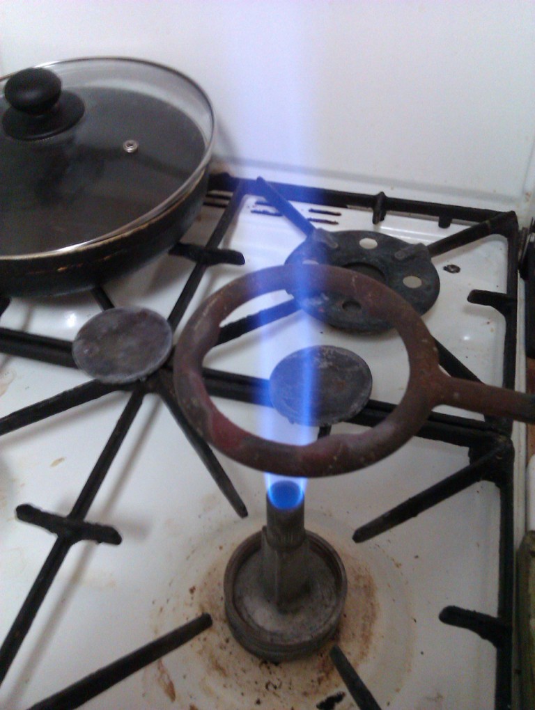 Лабораторная горелка из газовой плиты
