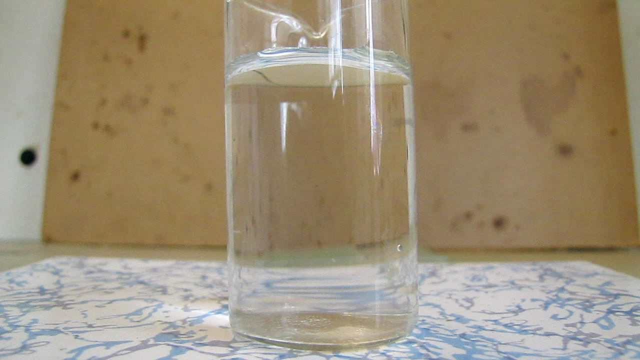 Реакция алюминия с водой (при комнатной температуре)
